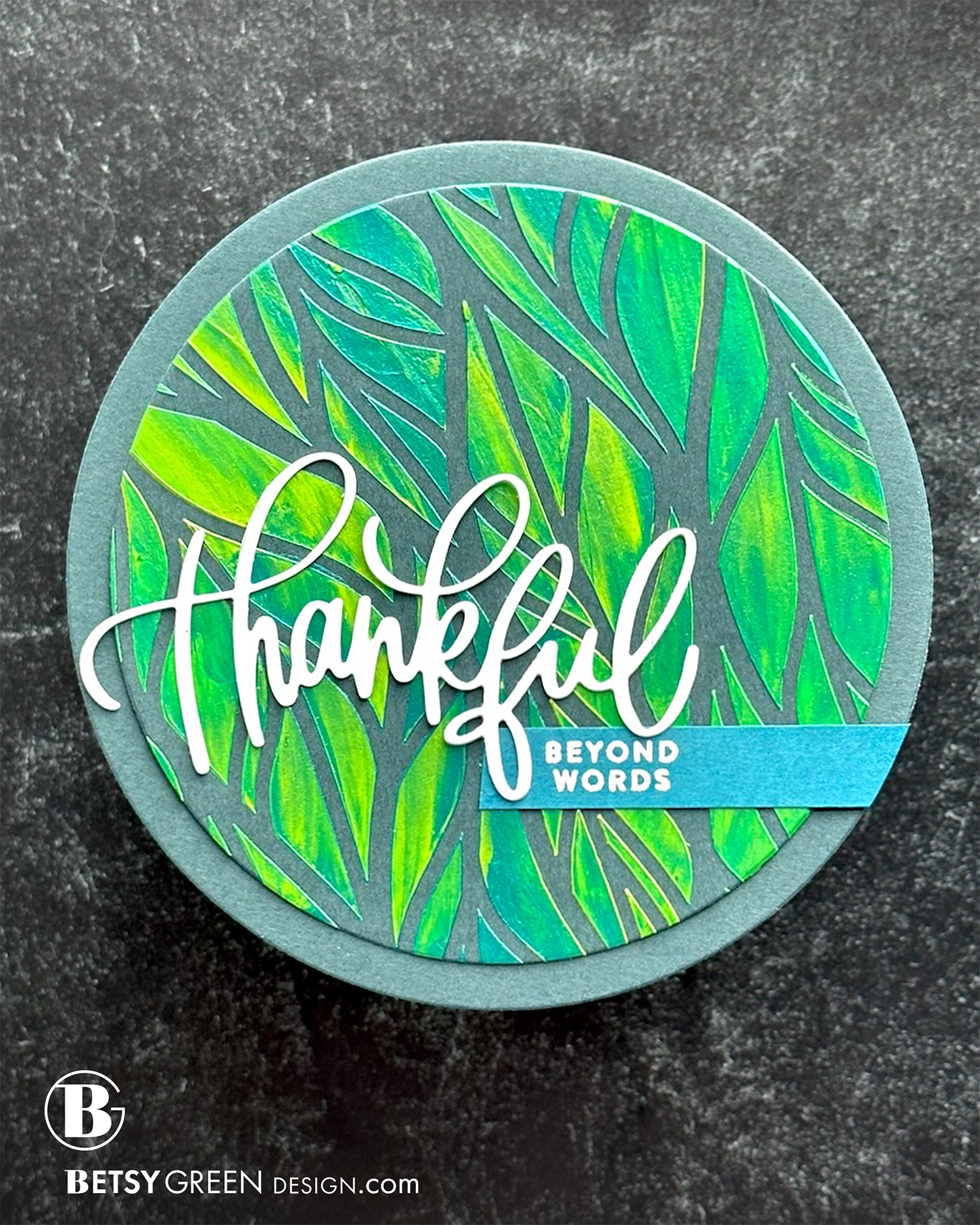 leaves thankful-round.png