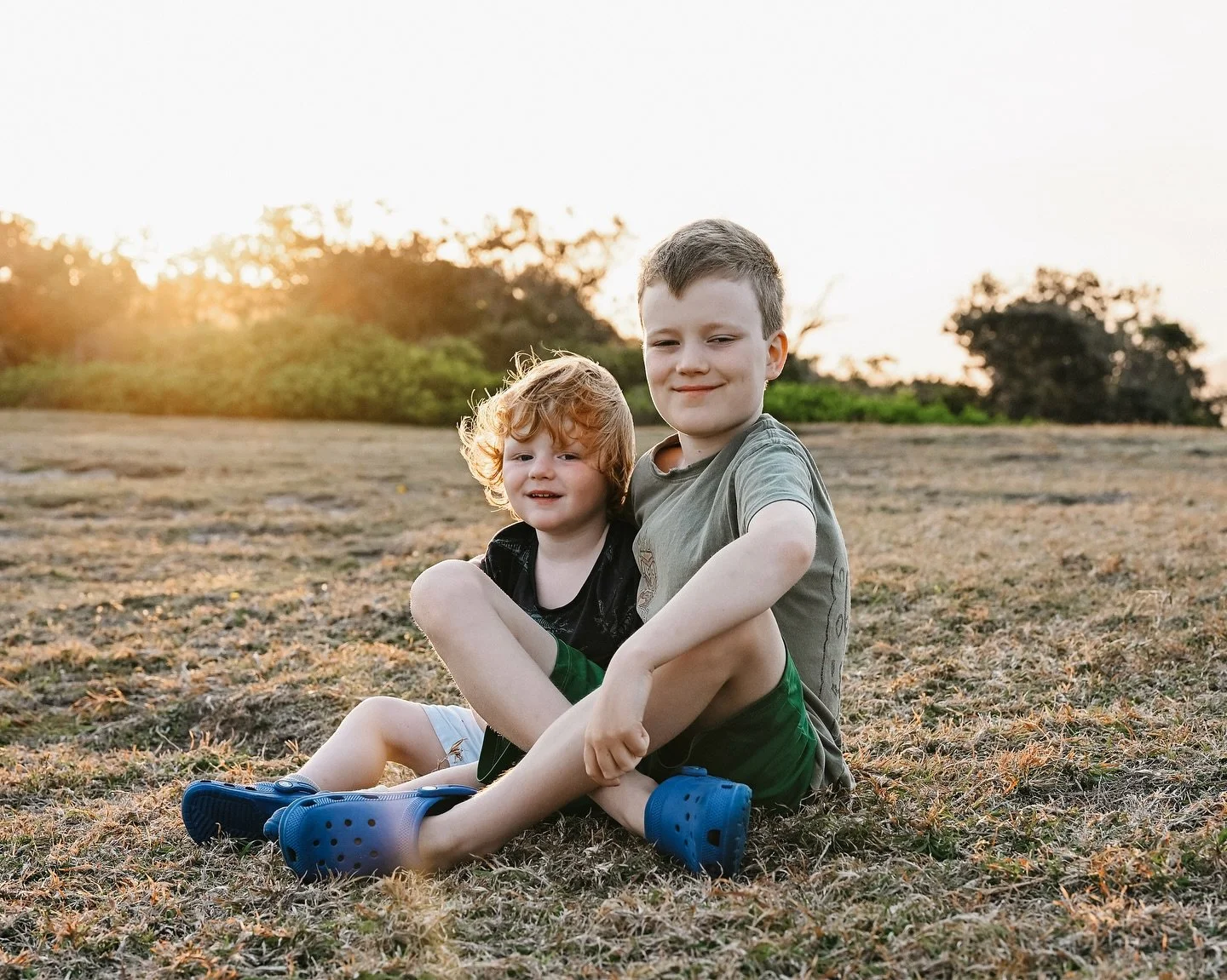 🌞 

Mini getaway, beach, bros and golden hour. 

Summer is coming.

#goldenhourphotography #bros #family #familyphotography #lifestylephotographer #nikonphotography #nikonz6iii #nikonz2470f28s