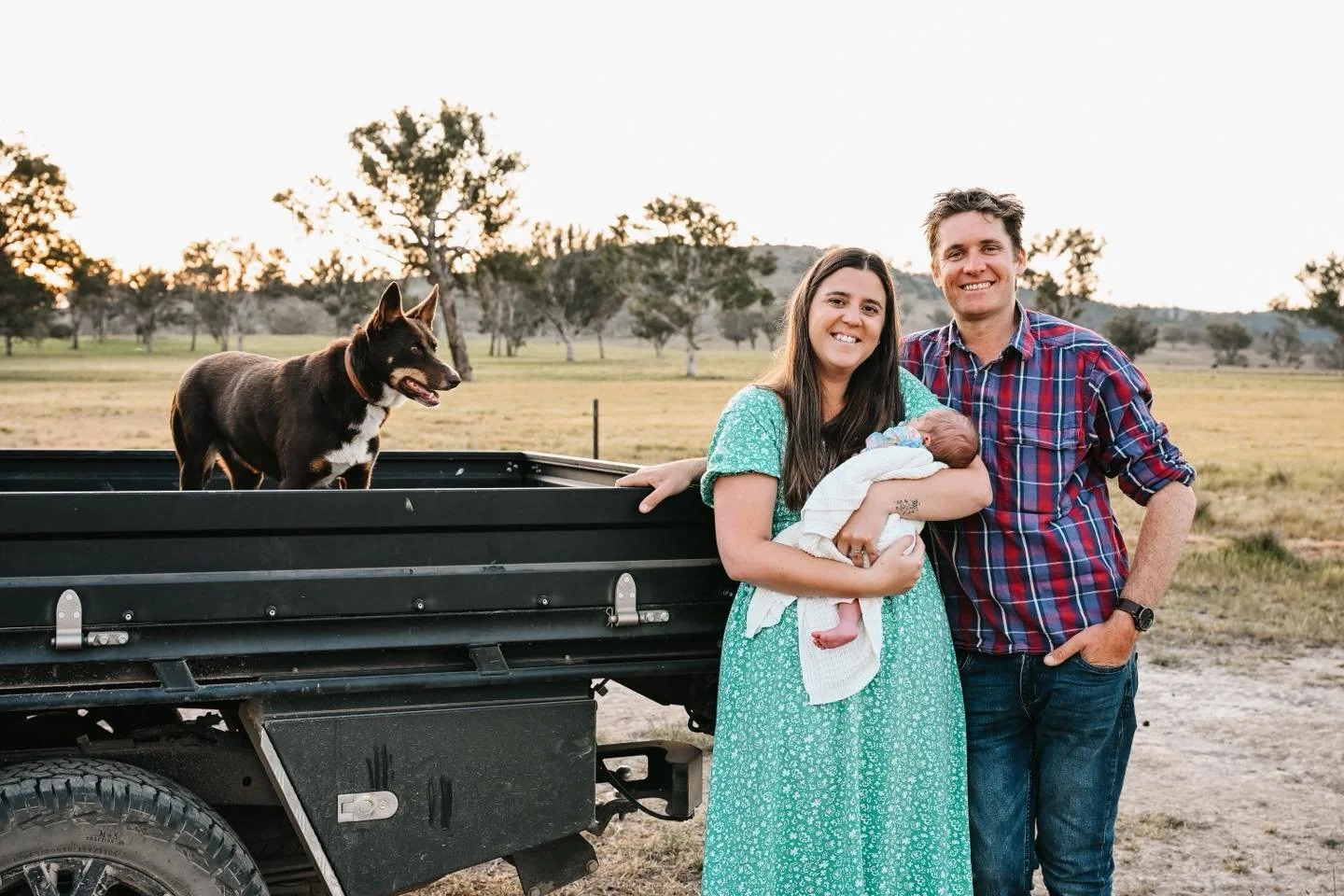 Congrats to Emily and Adam on their beautiful new addition. 

It looks like the beloved family dog has security duty covered. 

#familyphotoshoot #familyphotographer #lifestylephotography #nikonphotography #nikonz6ⅲ #nikonz2470f28s #goldenhourphotogr