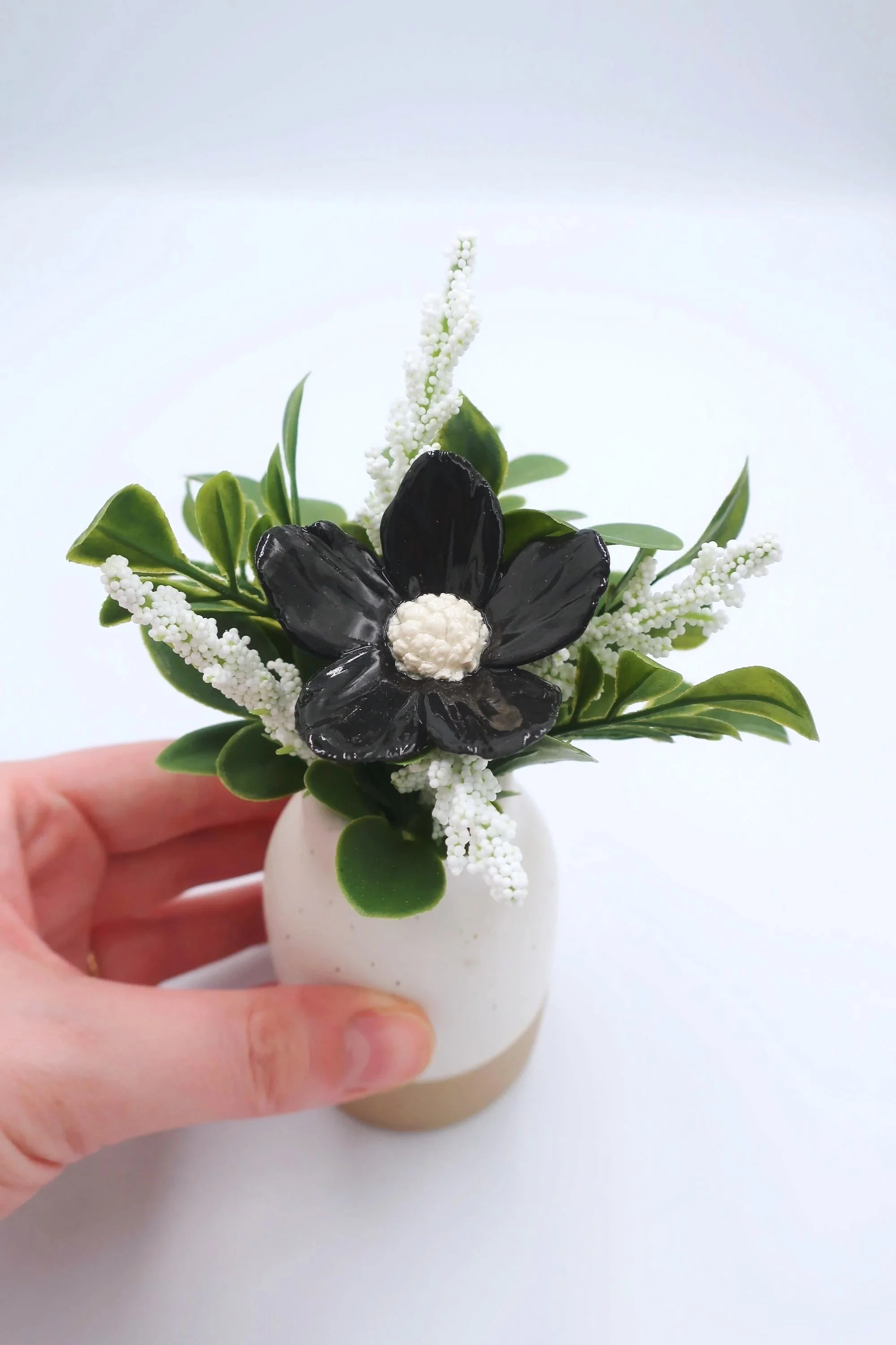 Black & White Arrangement
