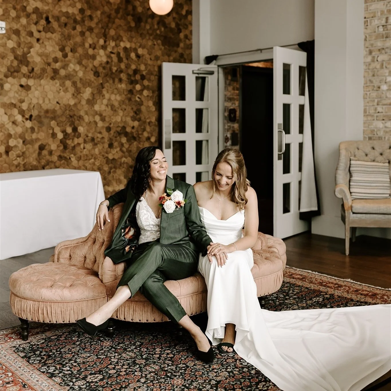 ✈️ From the skies to &ldquo;I do!&rdquo; Helen &amp; Erin promised forever surrounded by loved ones from around the world. Their day radiated an energy that swept up every heart in the room ✨

VENDORS
Couple: @hbecker93 @el_cq
Venue: @therestorationa