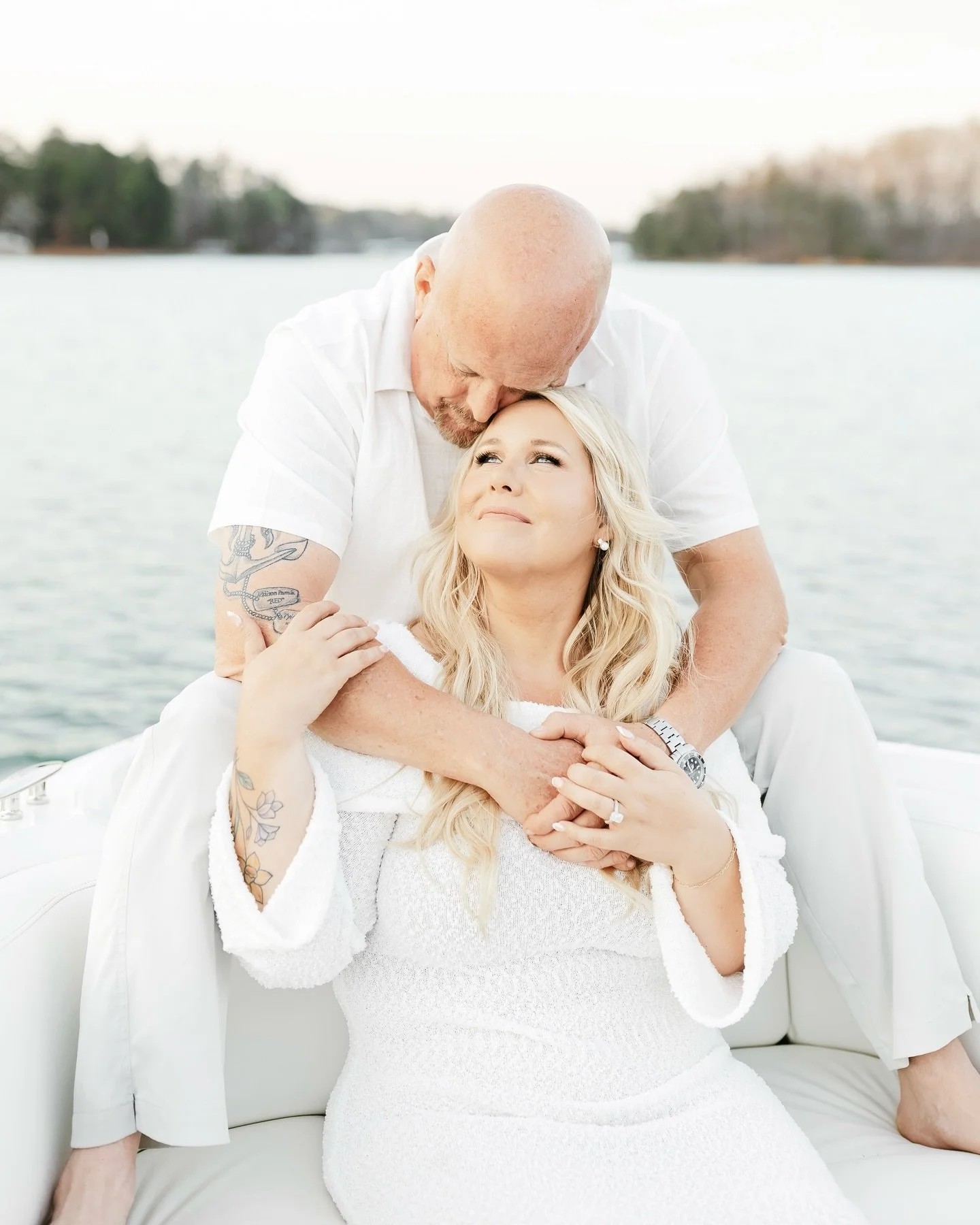 Some love stories don&rsquo;t start with a grand plan, they start right at home 🤍

Sarah and Wesley met on the very lake they both lived on, and from that moment on, everything just unfolded the way it was meant to.

A little reminder that sometimes