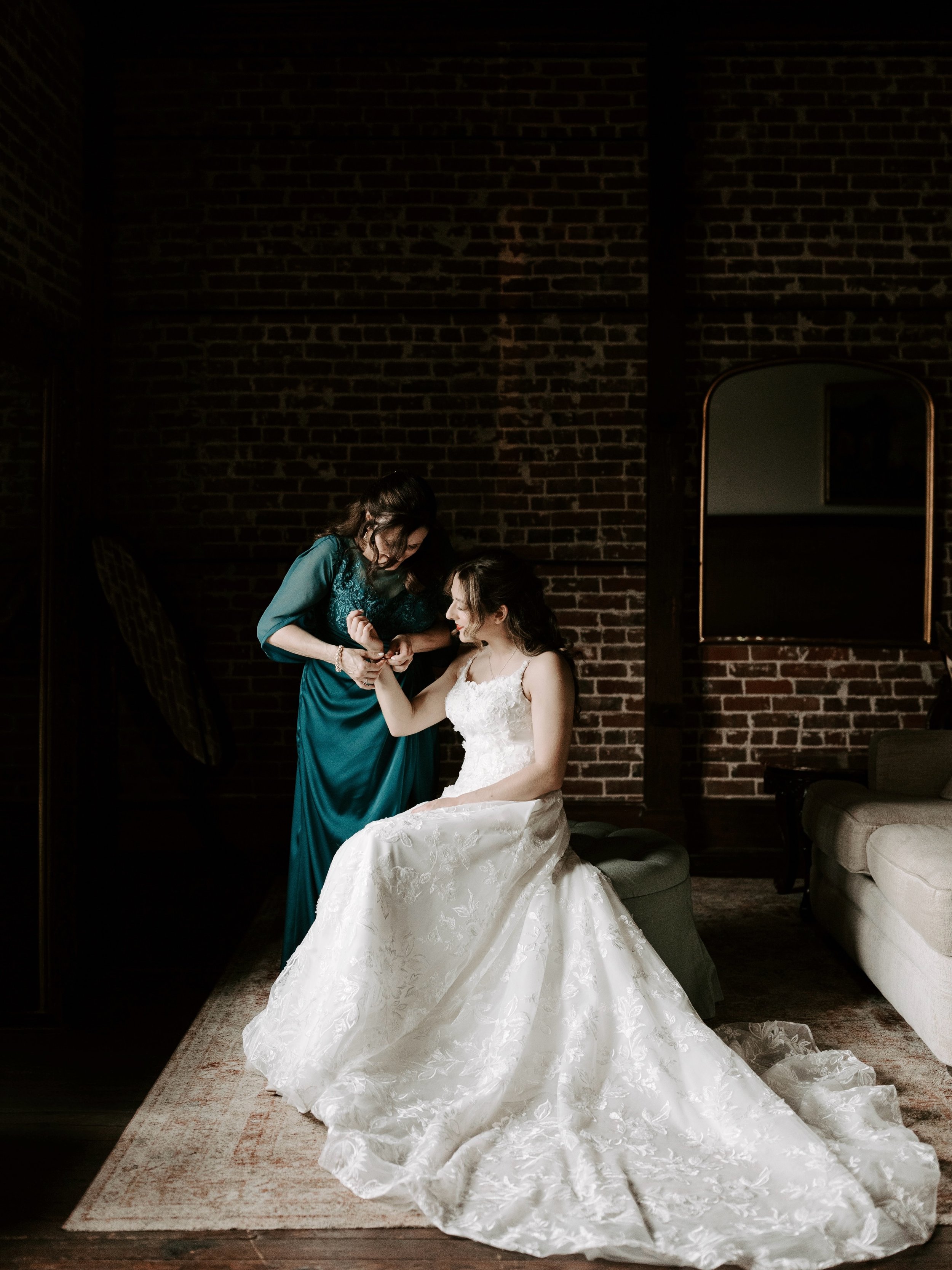 Rain fell steadily over Rayne, Louisiana on 5.23.2026 💕 Lanie and Jacob&rsquo;s wedding day was filled with quiet moments, contagious laughter, and a celebration that echoed through every corner of the room. 

It was an honor to witness a love so de