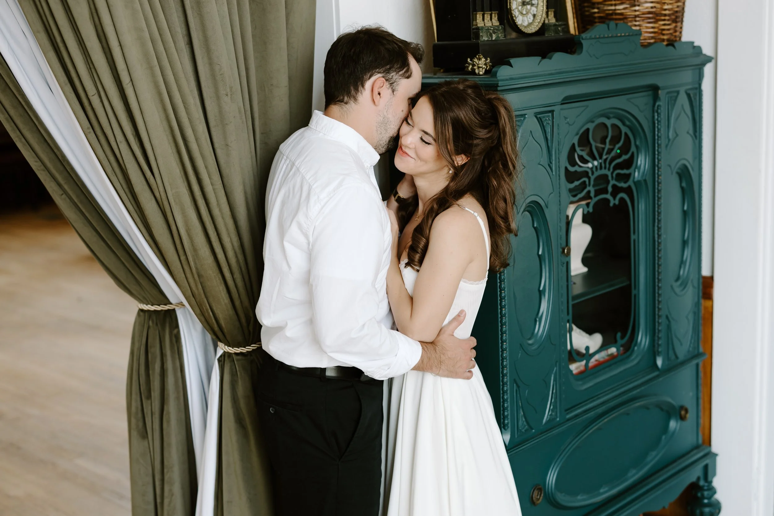 The Bloomhouse Springdale Fayetteville Arkansas Engagement Photos Timeless True to Color Photos