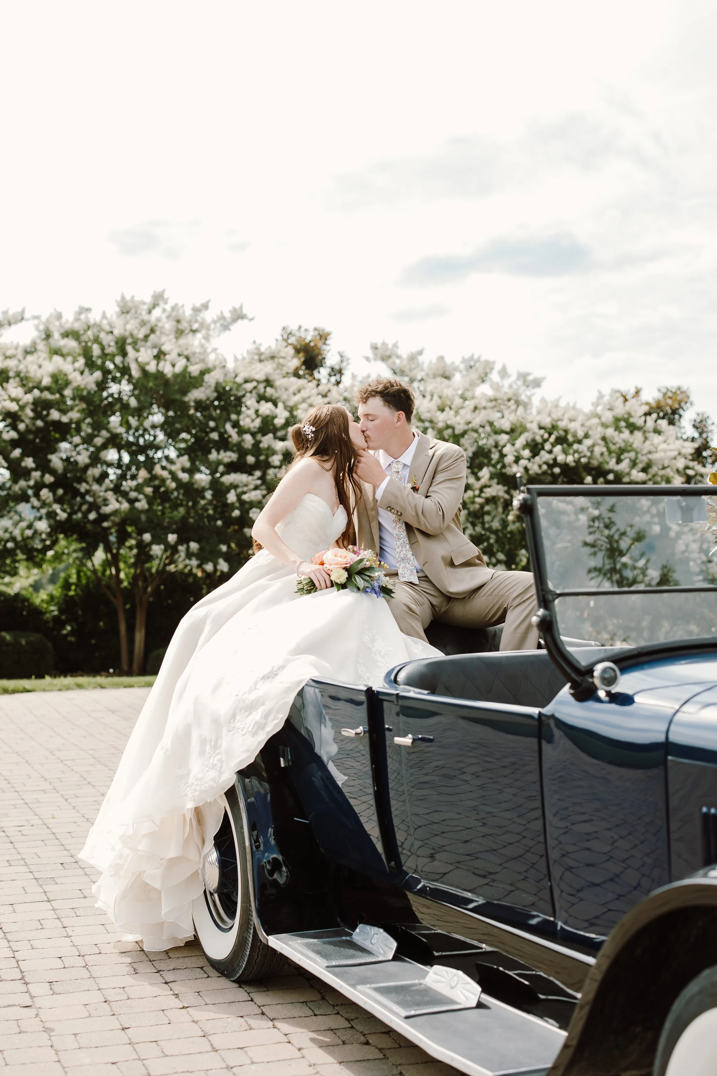 Chattanooga Tennessee Wedding Photographer Howe Farms Vineyard Chapel