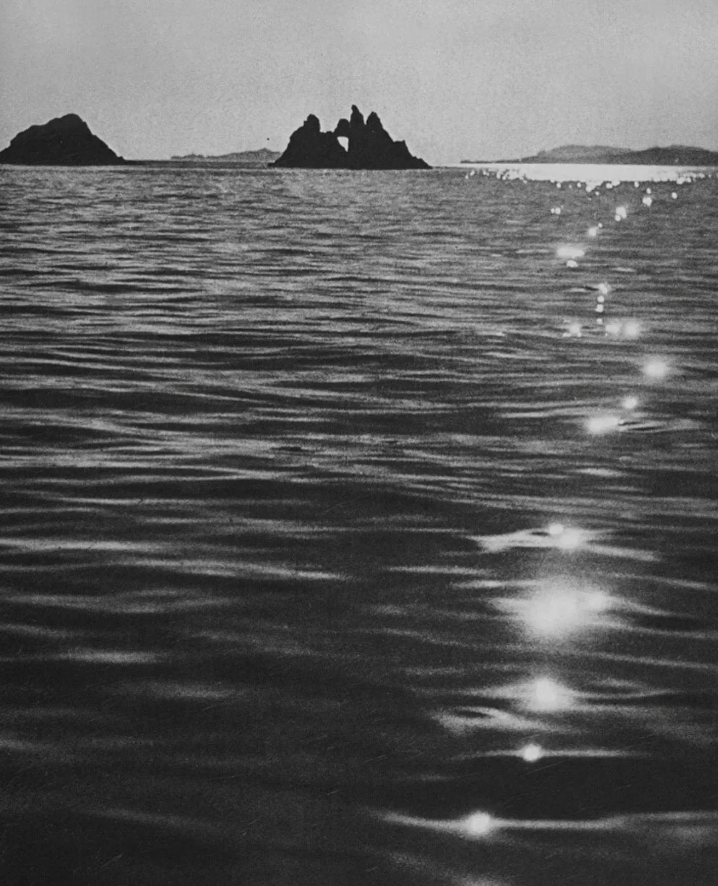Sunset over the Golden Isles, 1961.

From "The Golden Isles and the Azure Coast" by #Samivel, #DenisBrihat and #BernardAury