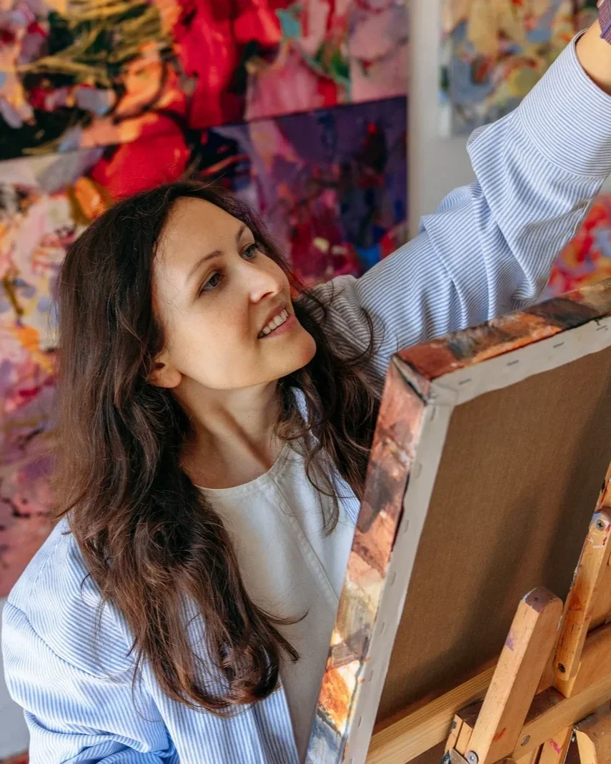 PETAL BY PETAL, THE FLOURISHING OF A FLOWER. INTERVIEW WITH ANNA ROLSKAYA