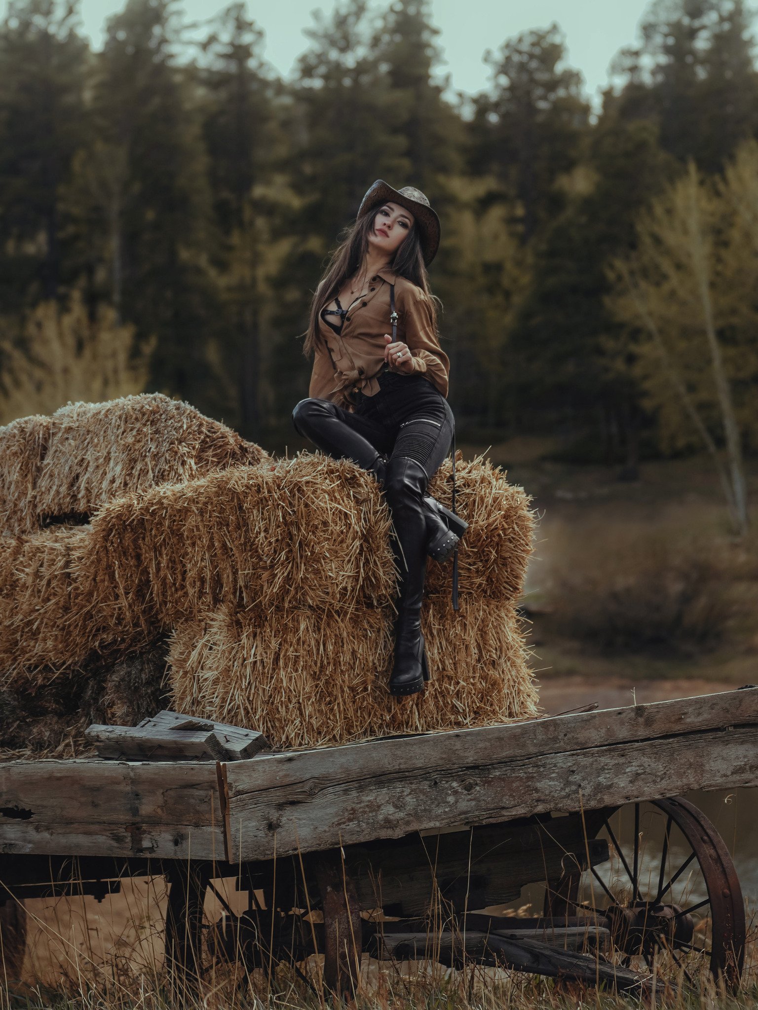 La Muse Magazine Web Editorial: A Visual Feast of Art, Fashion, and Lifestyle.