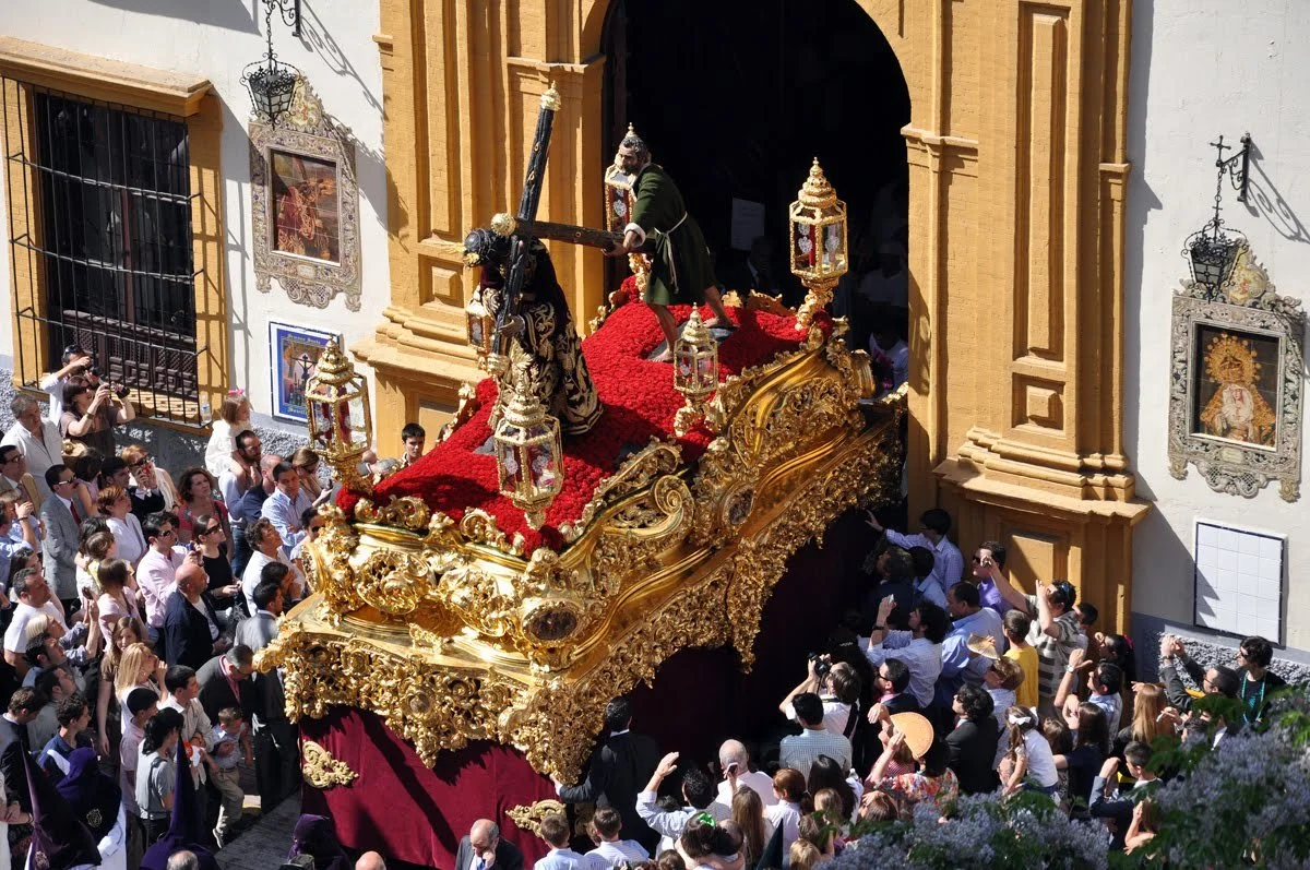 Salida de la Hermandad de San Roque de su Parroquia. Horarios y recorridos de la Semana Santa de Sevilla. Sevilla de Turismo
