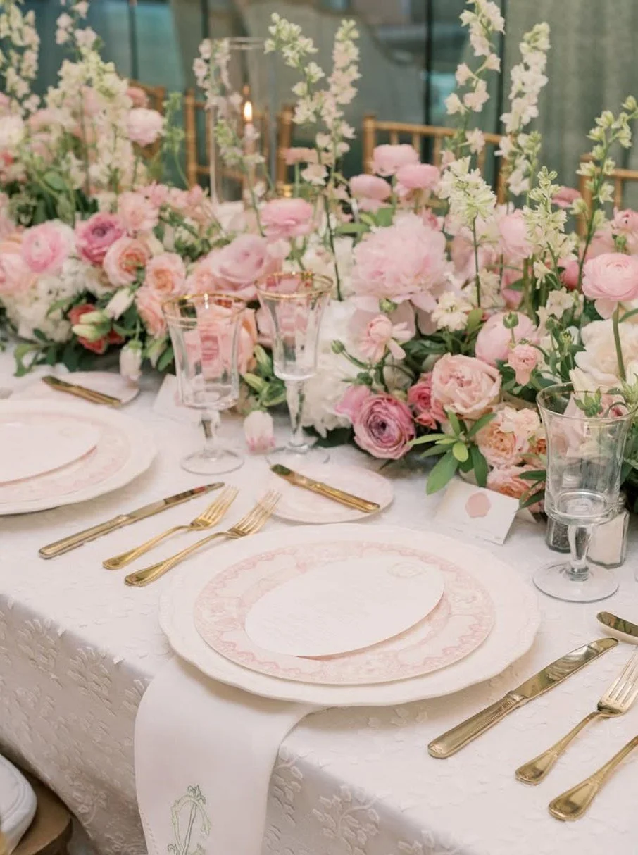 Beyond obsessed with this all pink wedding at Legare Waring House!

#PinkWedding #PinkWeddingReception #SouthCarolinaWedding #SouthernWeddingStyle #BlushWeddingInspo #PrettyInPinkWedding #PinkReceptionDetails #PinkPaletteWedding #RomanticSouthernWedd