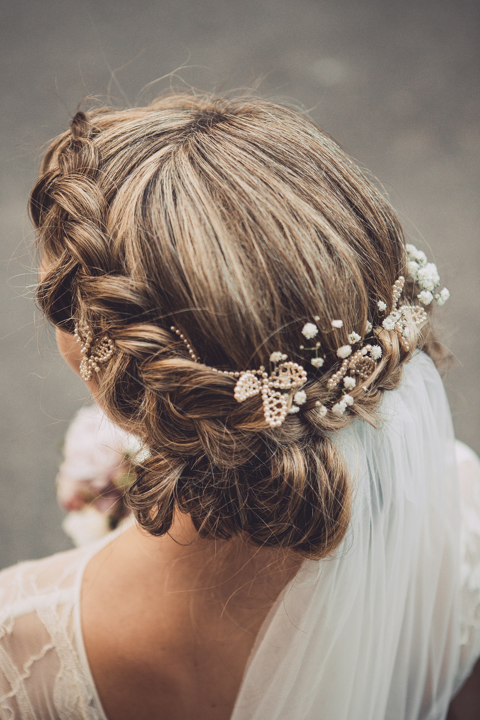 Coiffure mariage cheveux fins : idées qui tiennent vraiment