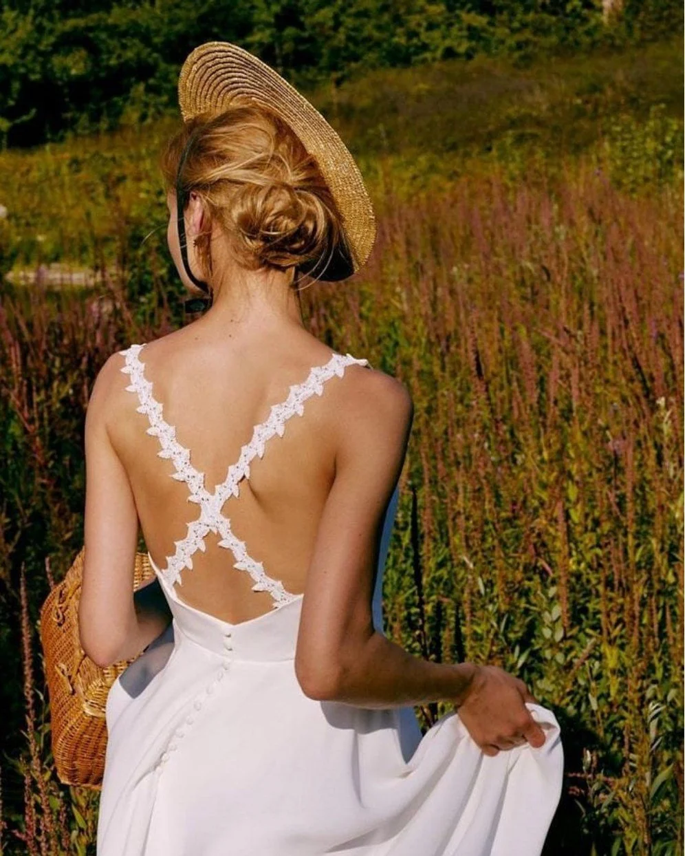 | Robes de mari&eacute;e @mathildemariecreatrice
| Photographe @florie_berger
| Direction artistique @studio_polymorphe
| MUAH @marianneagb
| D&eacute;coration @laura.oroke
| Mod&egrave;le @_miss_kriss_
@tribe.management
.