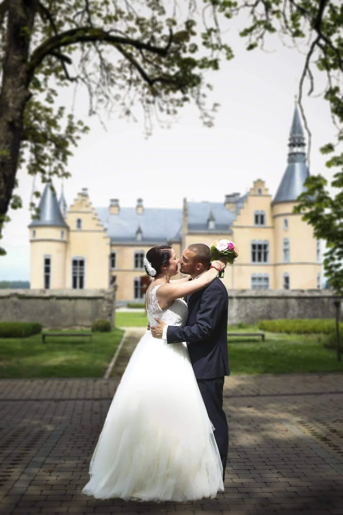 Mariage au château en Belgique : le mariage romantique d'Ophélie et Maxence