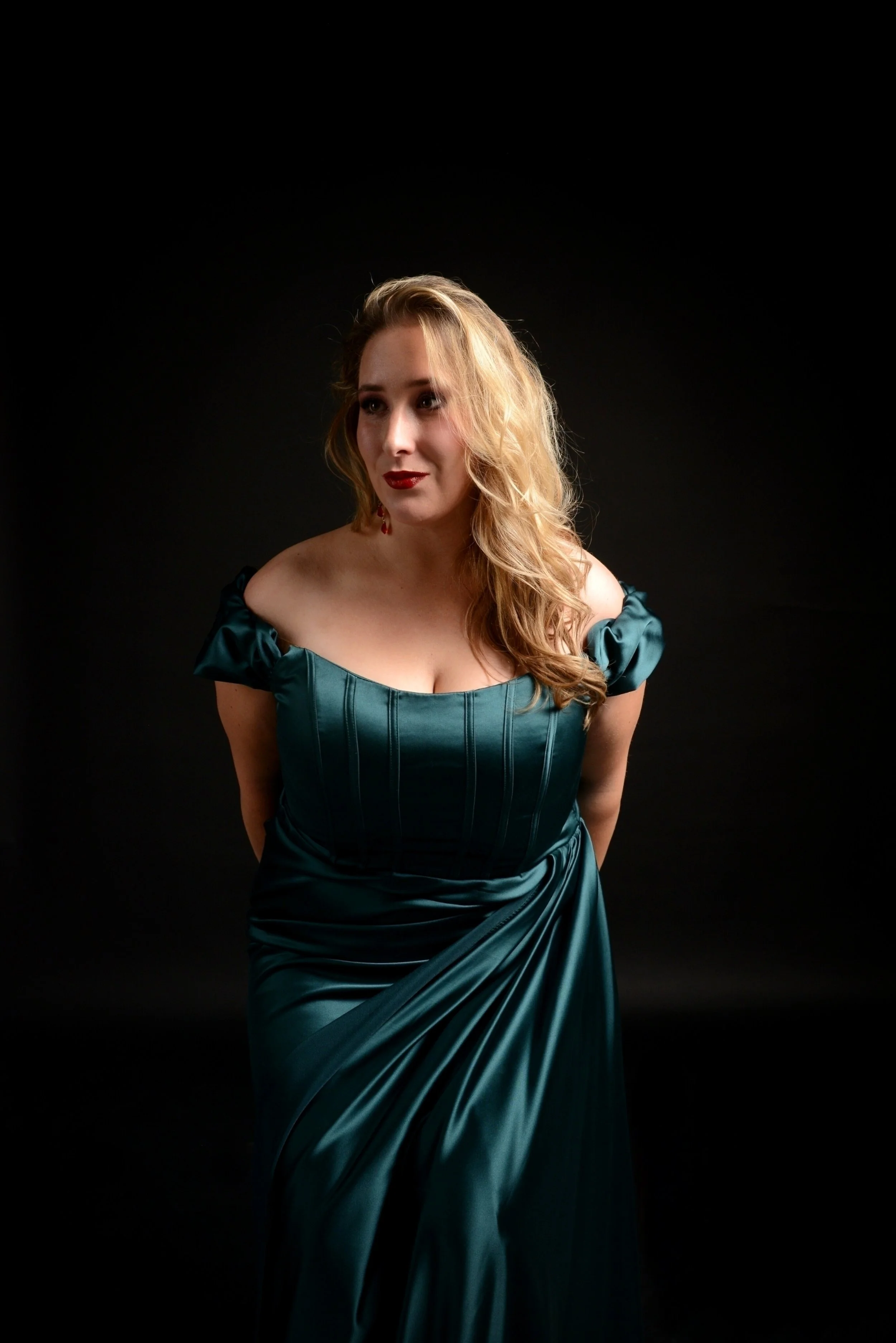 Ana Gvozdenović foto.jpg