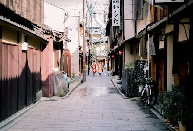 private-japan-tours-hiroshima-tour-alley.jpg