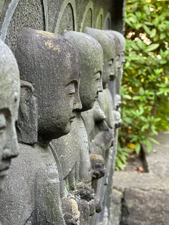 private-japan-tours-kamakura-tour-jizo.jpg
