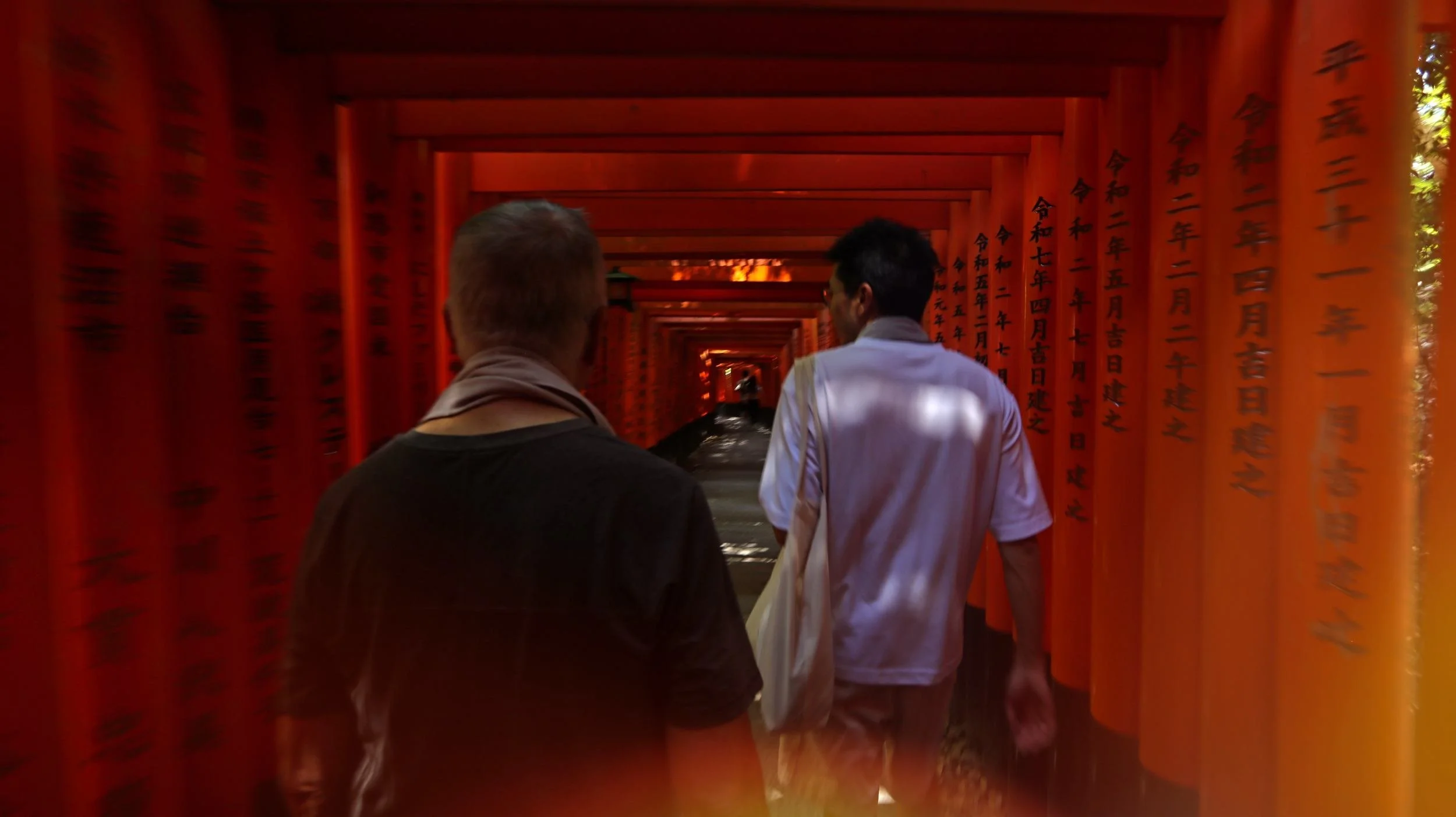 kyoto-photoshoot-fushimi-inari-taisha-shrine.jpeg