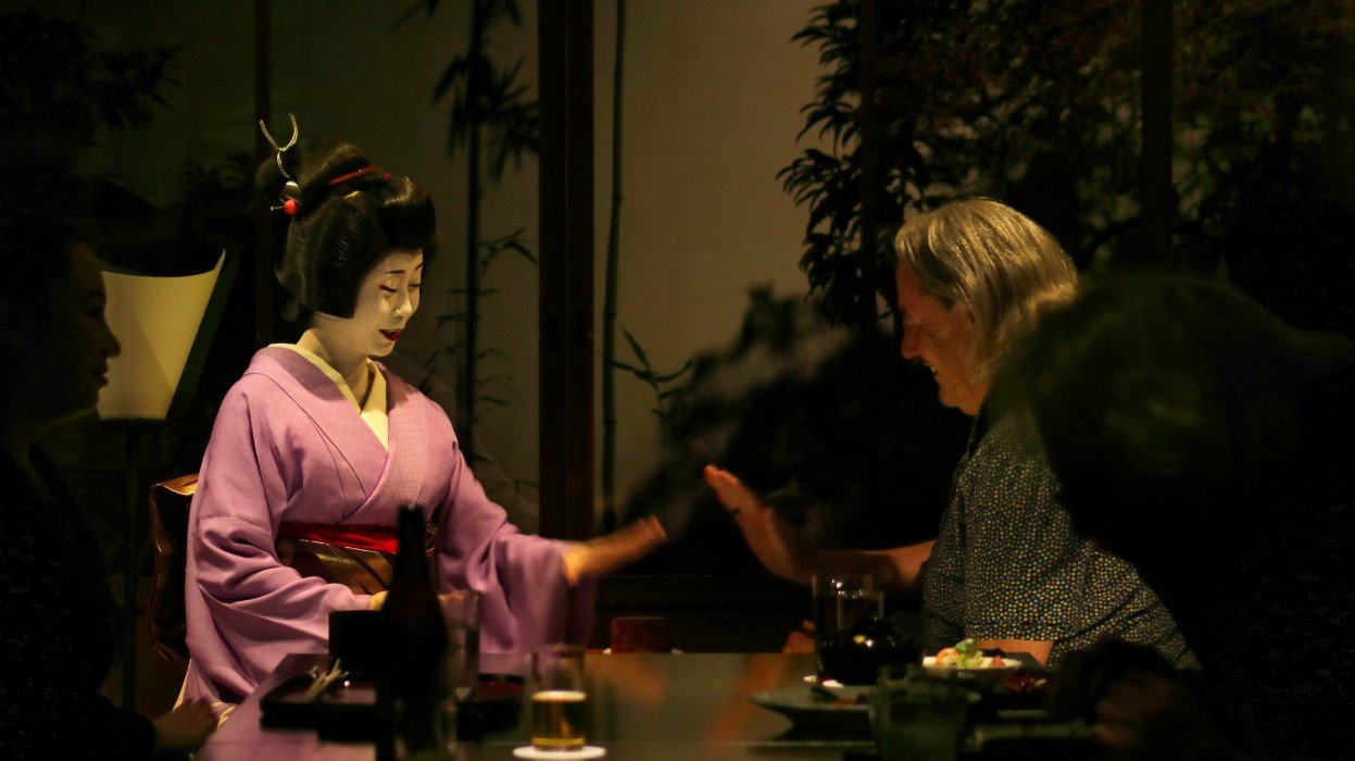 geisha-dinner-in-kyoto.jpg