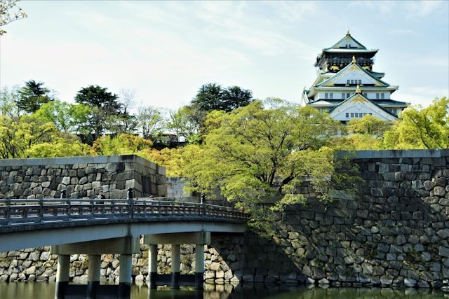 private-japan-tours-osaka-tour-osaka-castle.jpg