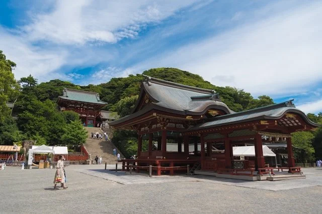 private-japan-tours-kamakura-tour-tsurugaoka-hachimangu-shrine.jpg