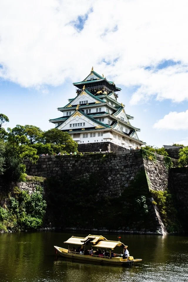private-japan-tours-osaka-tour-castle.jpg