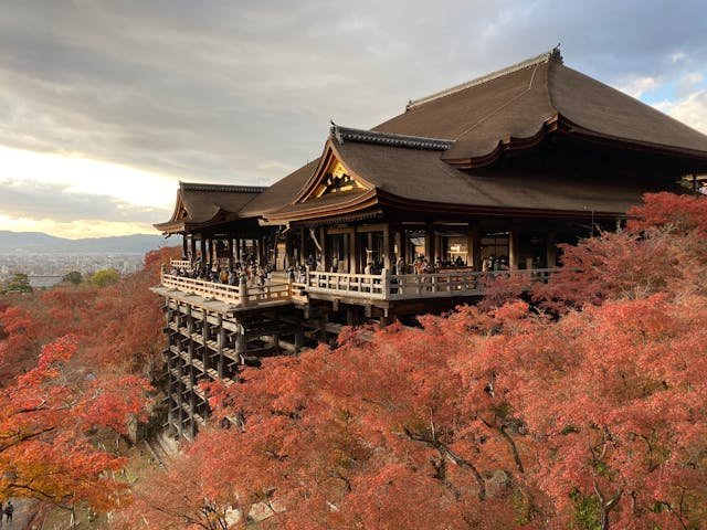 kyoto-architectural-enigmas-tour-kyoto-kiyomizudera-temple.jpg