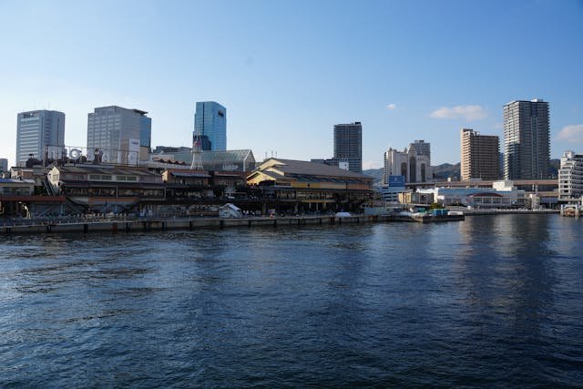 private-japan-tours-kobe-tour-harbor.jpg