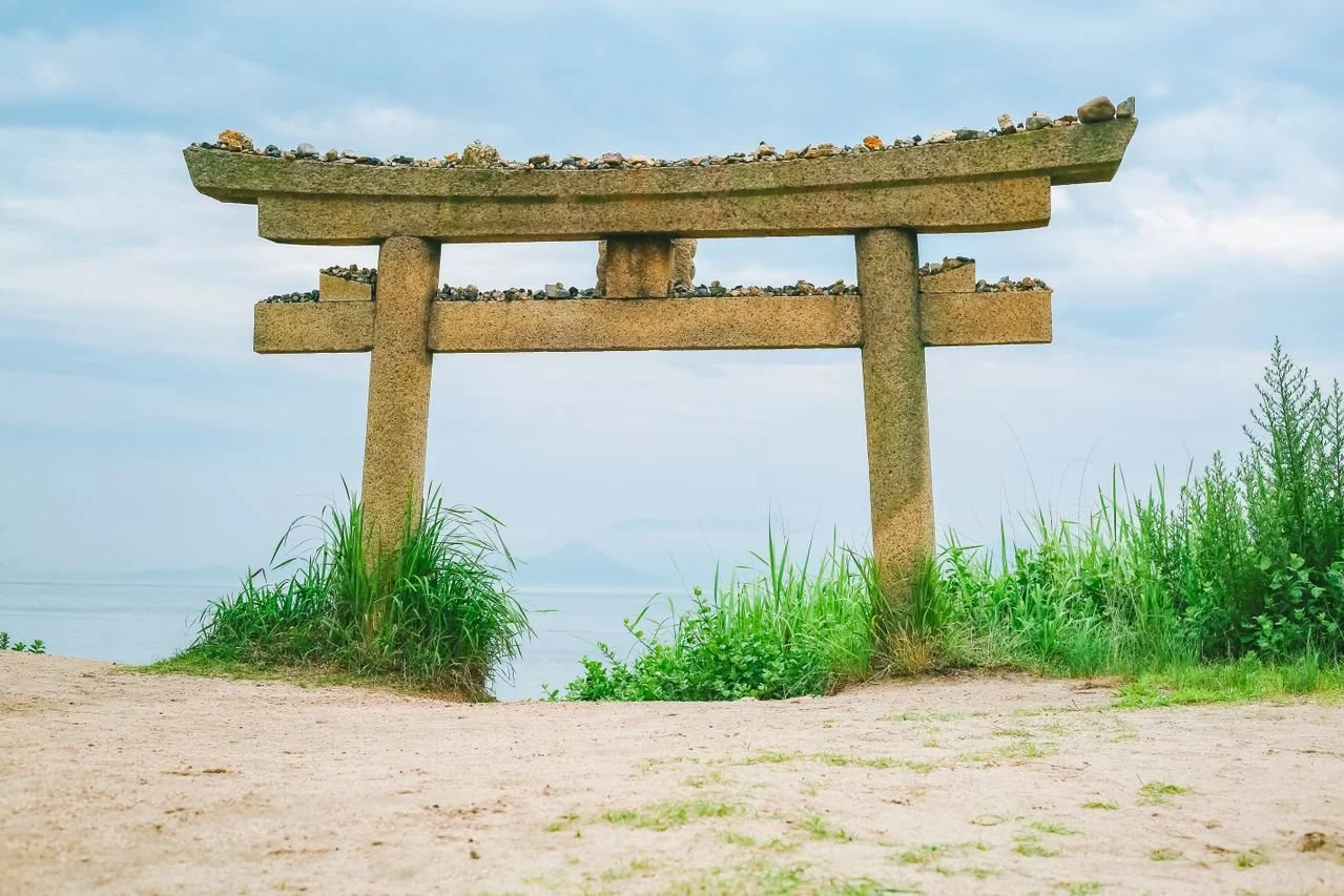private-japan-tours-naoshima-highlights-torii.jpg