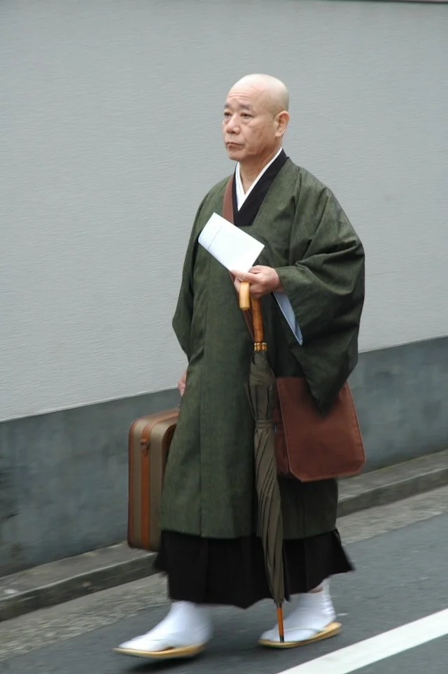 private-japan-tours-takayama-tour-monk.jpg