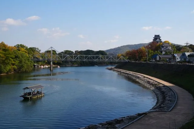 private-okayama-and-kurashiki-tour-river.jpg
