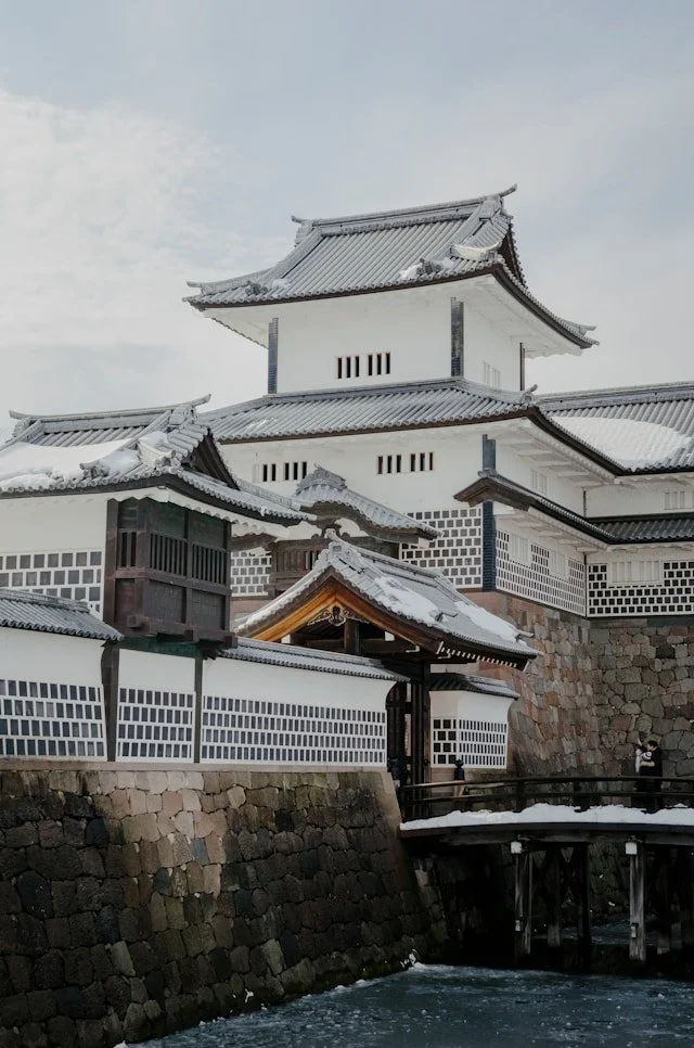 private-japan-tours-kanazawa-tour-kanazawa-castle-3.jpg