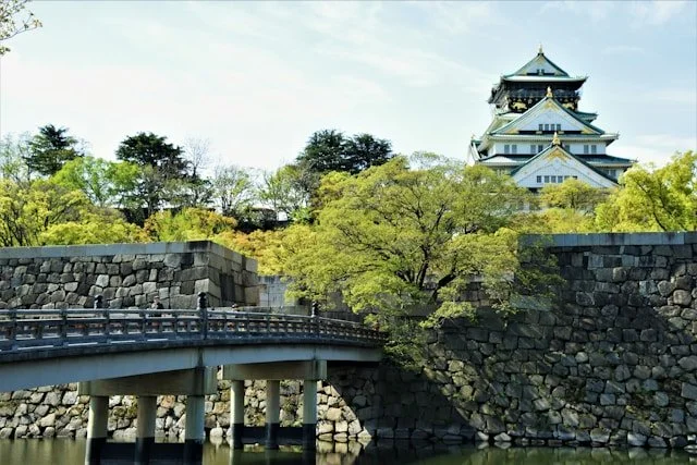 private-japan-tours-osaka-tour-osaka-castle.jpg