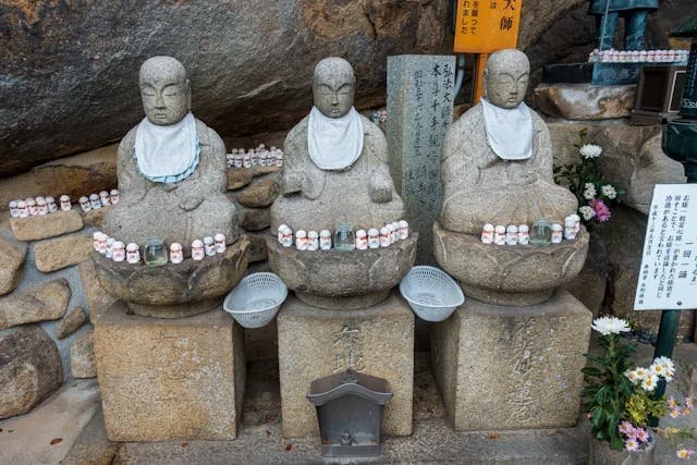 private-japan-tours-hiroshima-tour-jizo.jpg