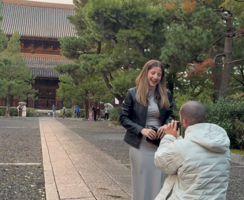 proposal-moment-temple-japan.png