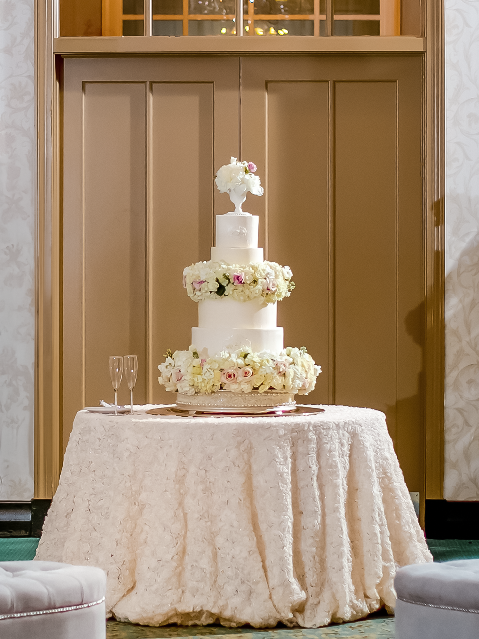RealFlowerLargeCakeDoors.png