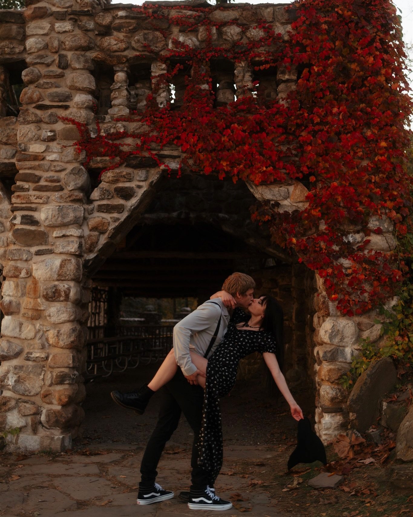 In honor of Friday the 13th, witches 🖤

#photographers #halloweenengagement #halloweenphotoshoot #engagementsession #engagmentphotography #weddingphotographer #ctweddingphotographer #gilettecastlestateparkct
