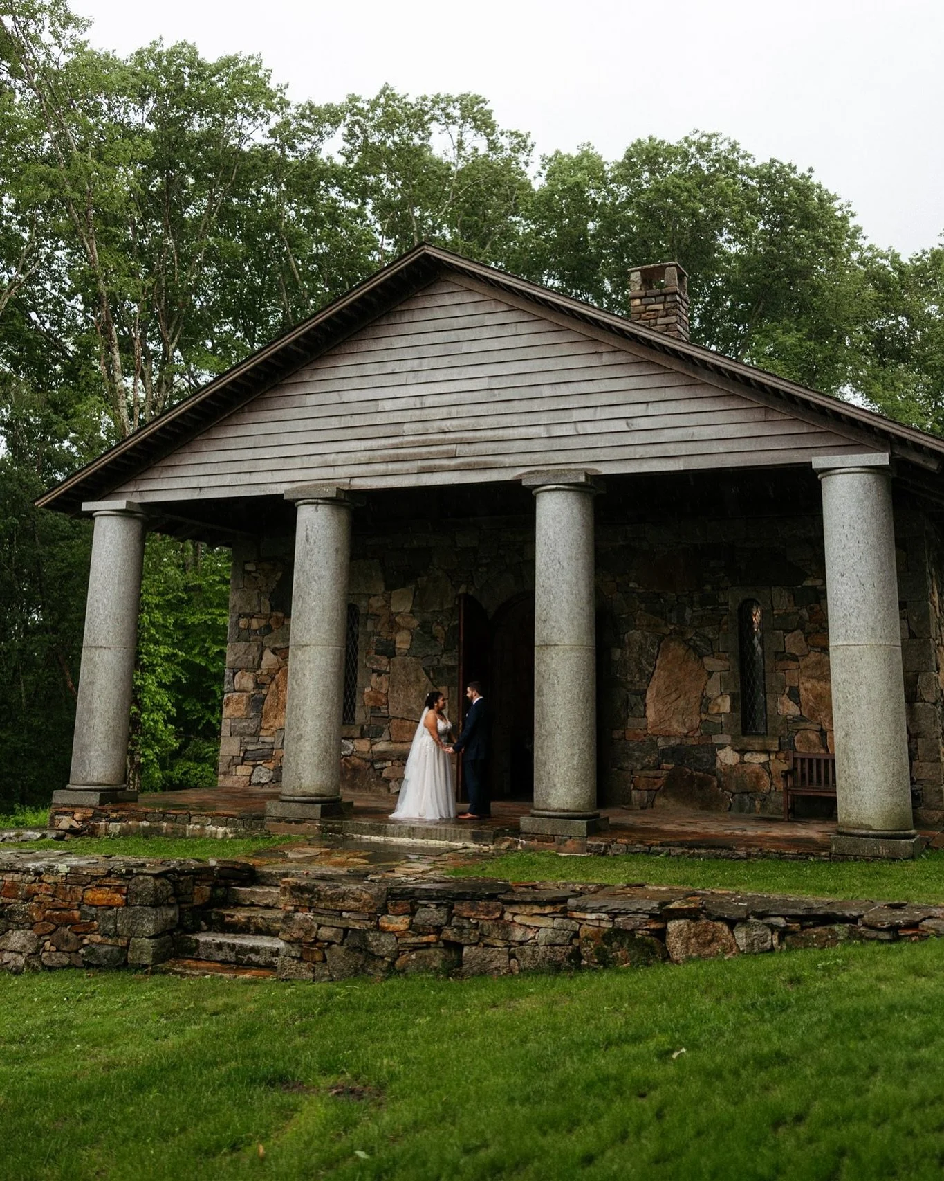 Jonna &amp; James 🤍 If I had to choose one word for this day it would be enchanting ✨ It was down pouring and these two didn&rsquo;t let the rain stop them from being perfectly in love and all smiles with their closest friends and family at a stunni