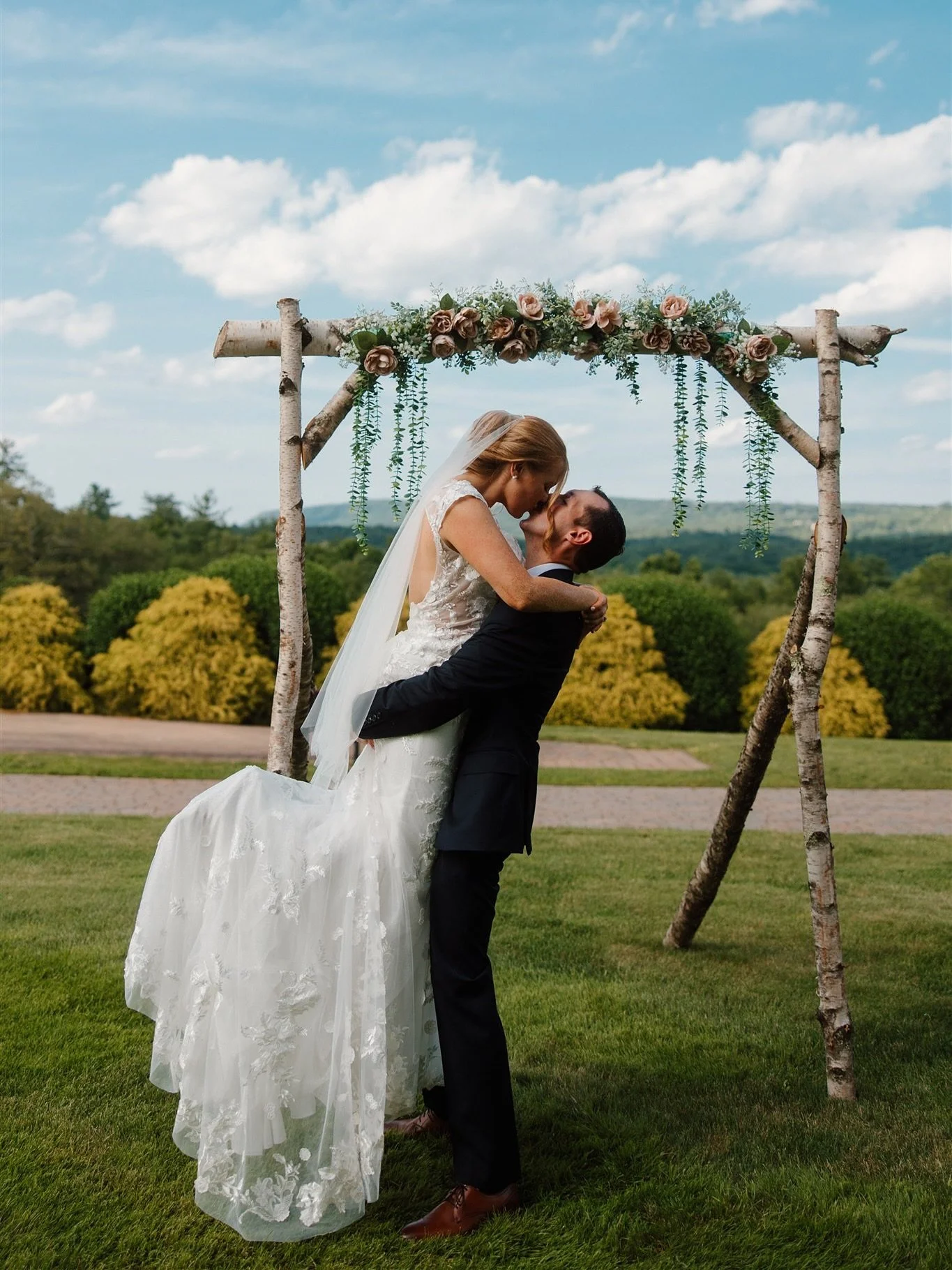 Chelsea &amp; Matthew part one 🤍✨💍

#ctengagement #ctengagementphotographer #ctweddingphotographer #ctwedding #ctelopementphotographer #weddingdress #newenglandwedding #newenglandphotographer #ctweddingphotography #documentaryphotographer