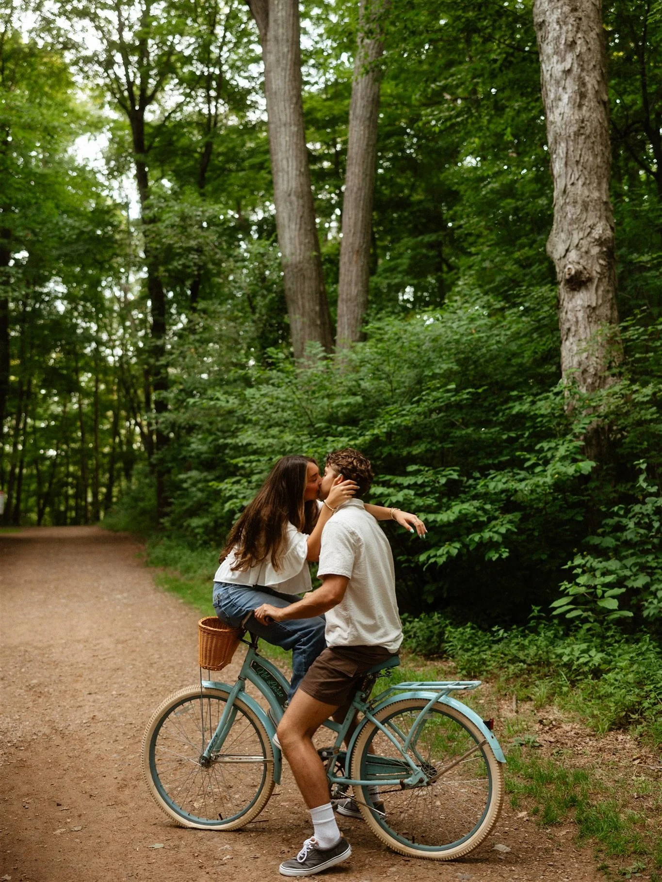 Olivia and Ryan 🥹✨

Thank you Jacki for putting this together and inviting me to create with some amazing gals 🫶

Concept @parkplacephoto 
Bikes @jazzysgoldensnaps_photography 
Pizza @mondomiddletown 

#engagementphotographer #couplephotographer #c