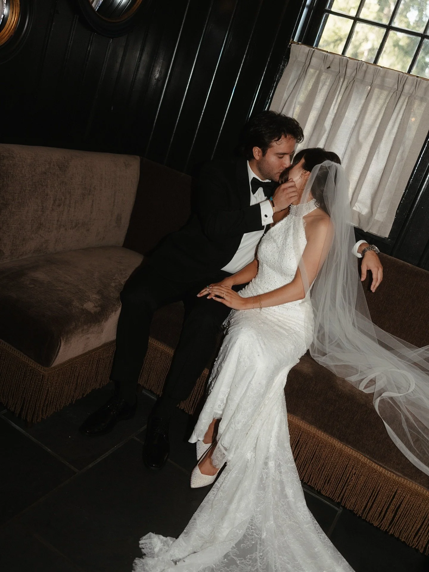 Madison &amp; Javier 🤍✨

Venue: @lostfoxinn 
Lead Photography: @ashleykroupa
Second: @jamieleighgphotography 
Coordination: @ashley.lovelacedesignevents
Videography: @silverarrowband 
Content Creator: @sweetheartcontentco
Music: @thesoulfactoryoffic