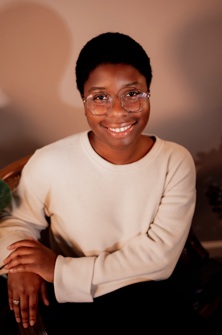 Portrait of Robi Hamilton, a licensed massage therapist specializing in Ashiatsu barefoot massage.