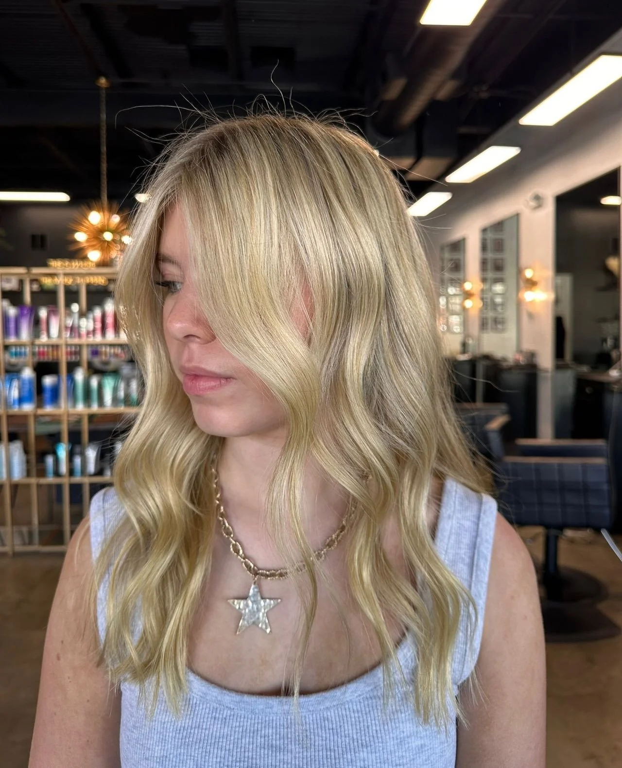 Golden, glossy, and everything nice ✨ Amy’s blonde magic never misses. If your color’s feeling a little dull, consider this your sign to book that refresh 💛