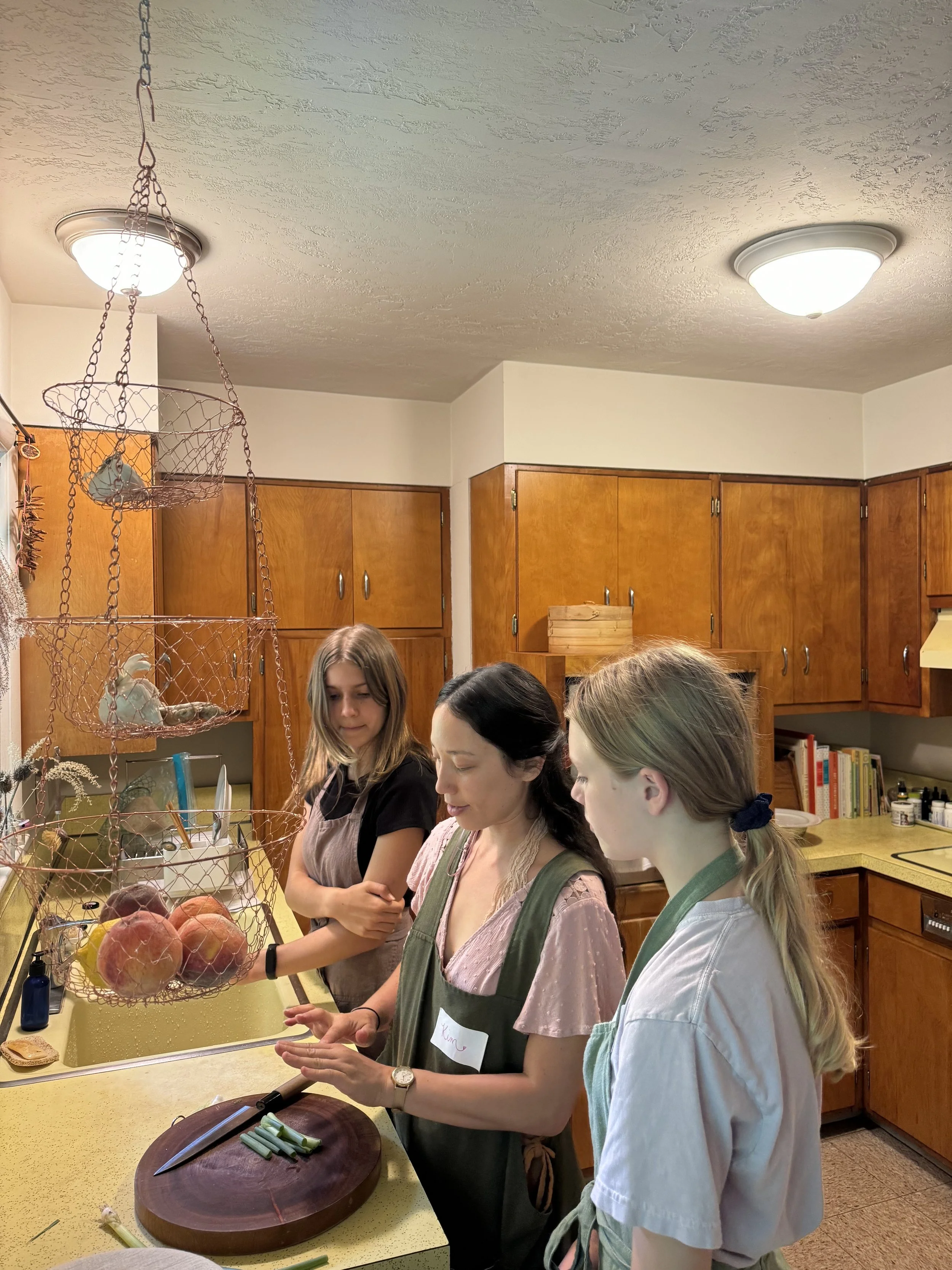 chopping scallions demo.jpg