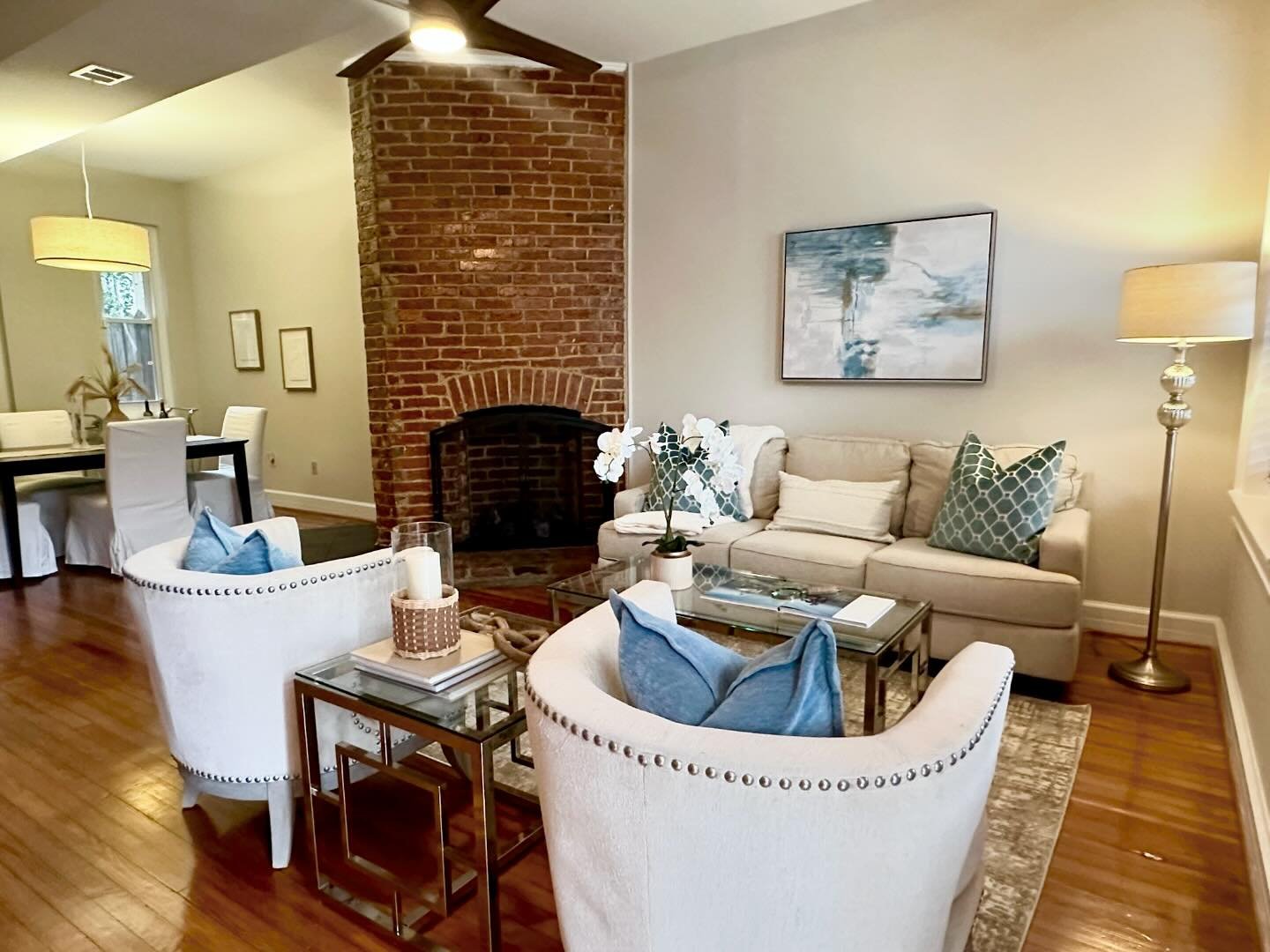 This charming Northwest, Washington DC townhouse we staged is one you won&rsquo;t want to keep scrolling by for. So impressive it&rsquo;s already under contract and settled this week! With a double sided fireplace and full brick wall, we knew with ju