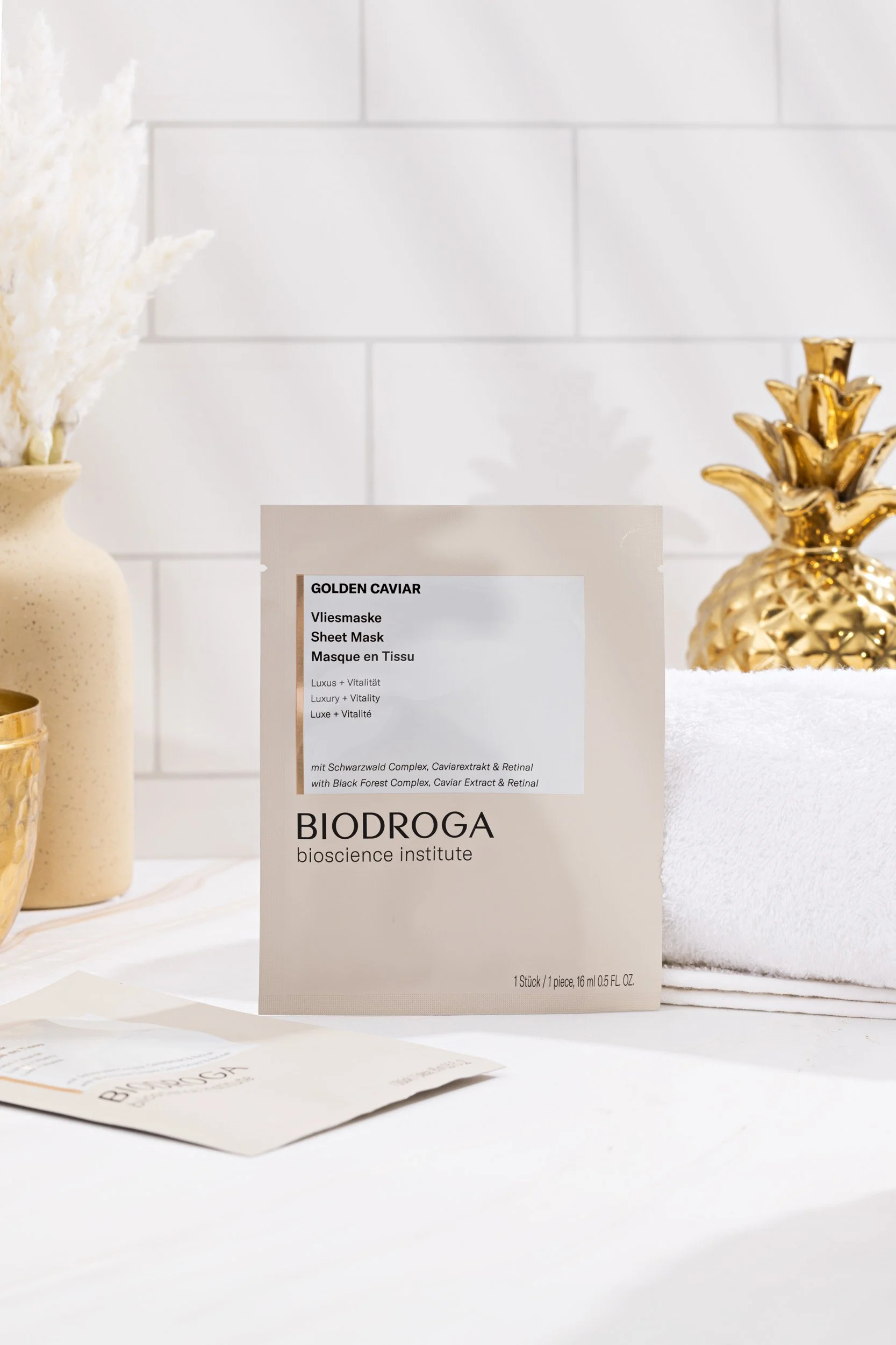 bd-gcaviar-sheetmask-styled-1-portrait-hr.jpg