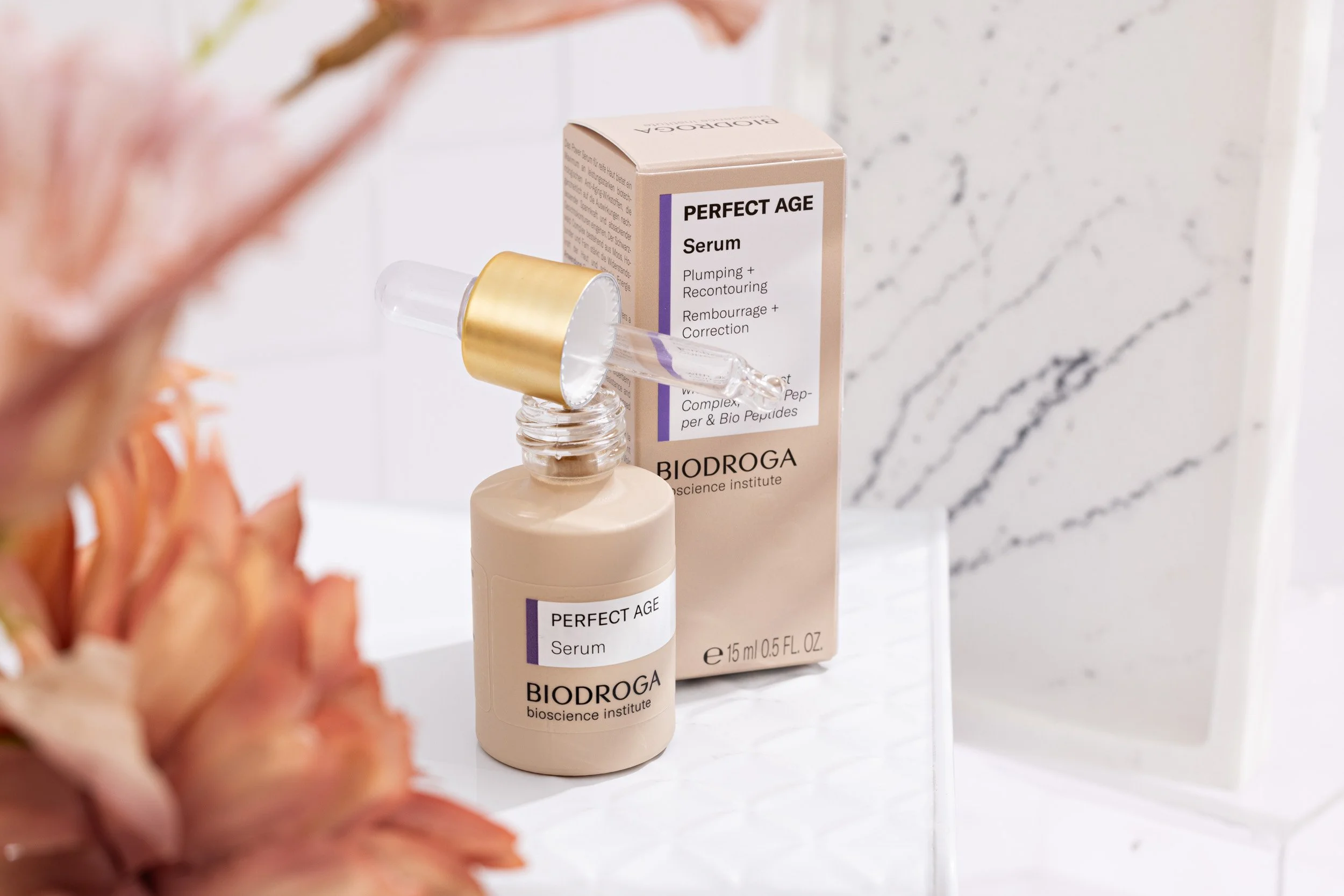 biodroga-perfectage-serum-styled-2-hr.jpg