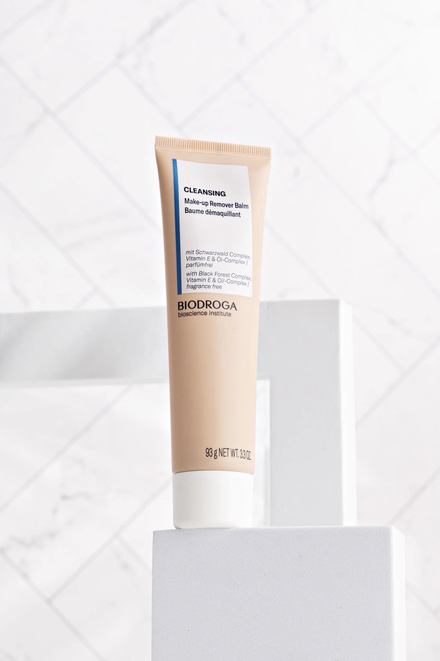 biodroga-makeup-remover-styled-1-portrait.jpg