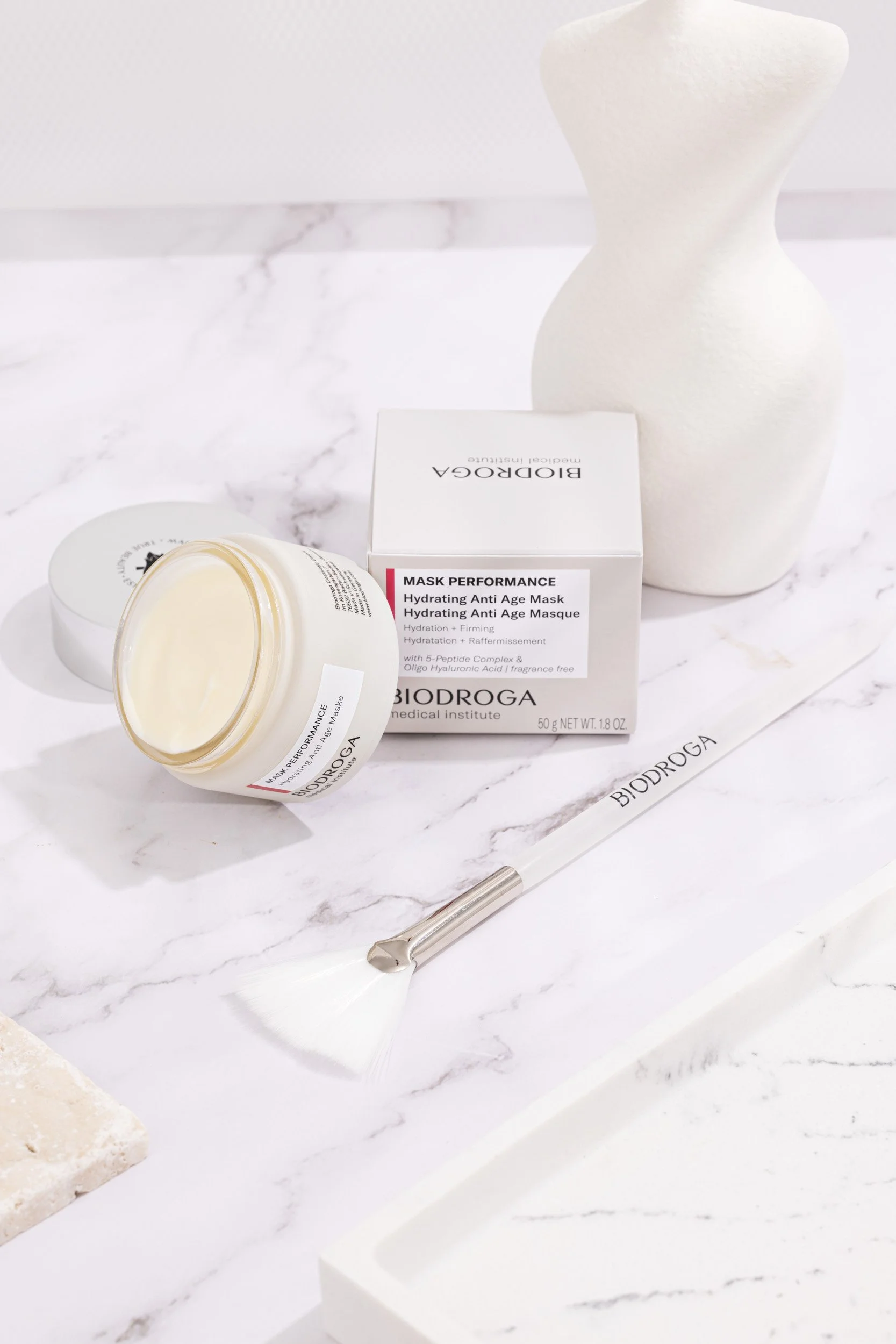 biodroga-anti-age-mask-styled-4-hr.jpg