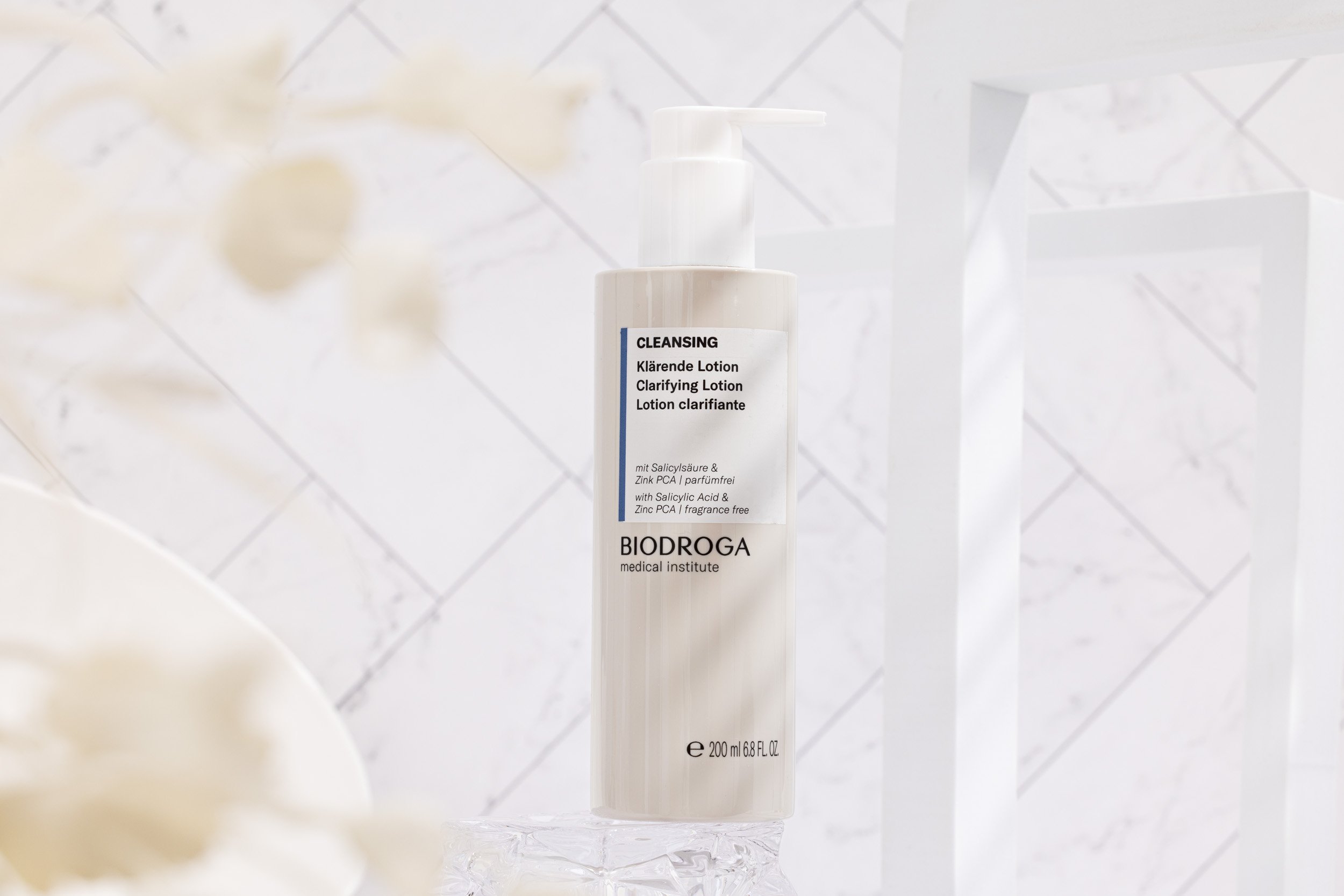 biodroga-clarifyinglotion-styled-1-hr.jpg