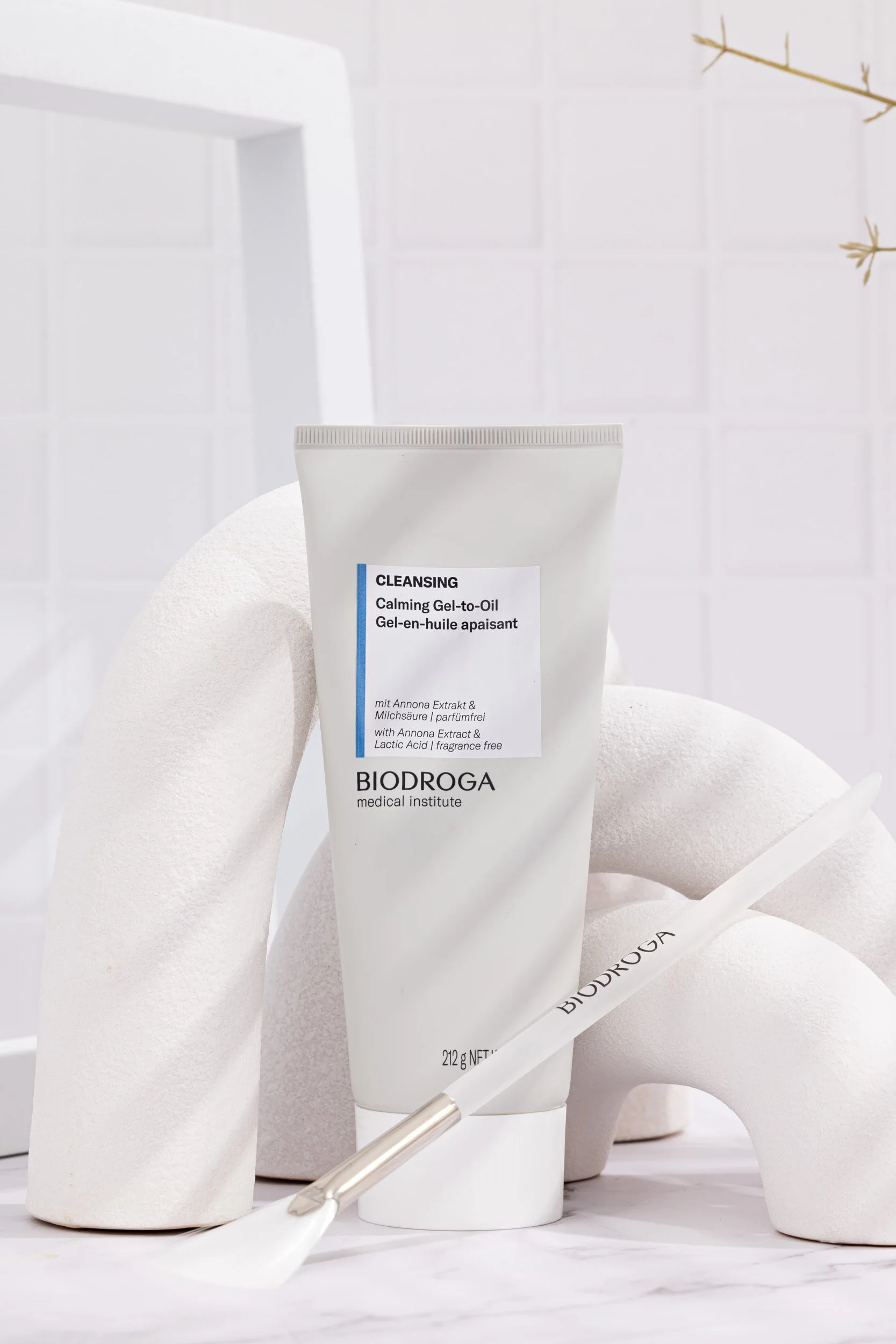 biodroga-gel-to-oil-styled-2-hr.jpg
